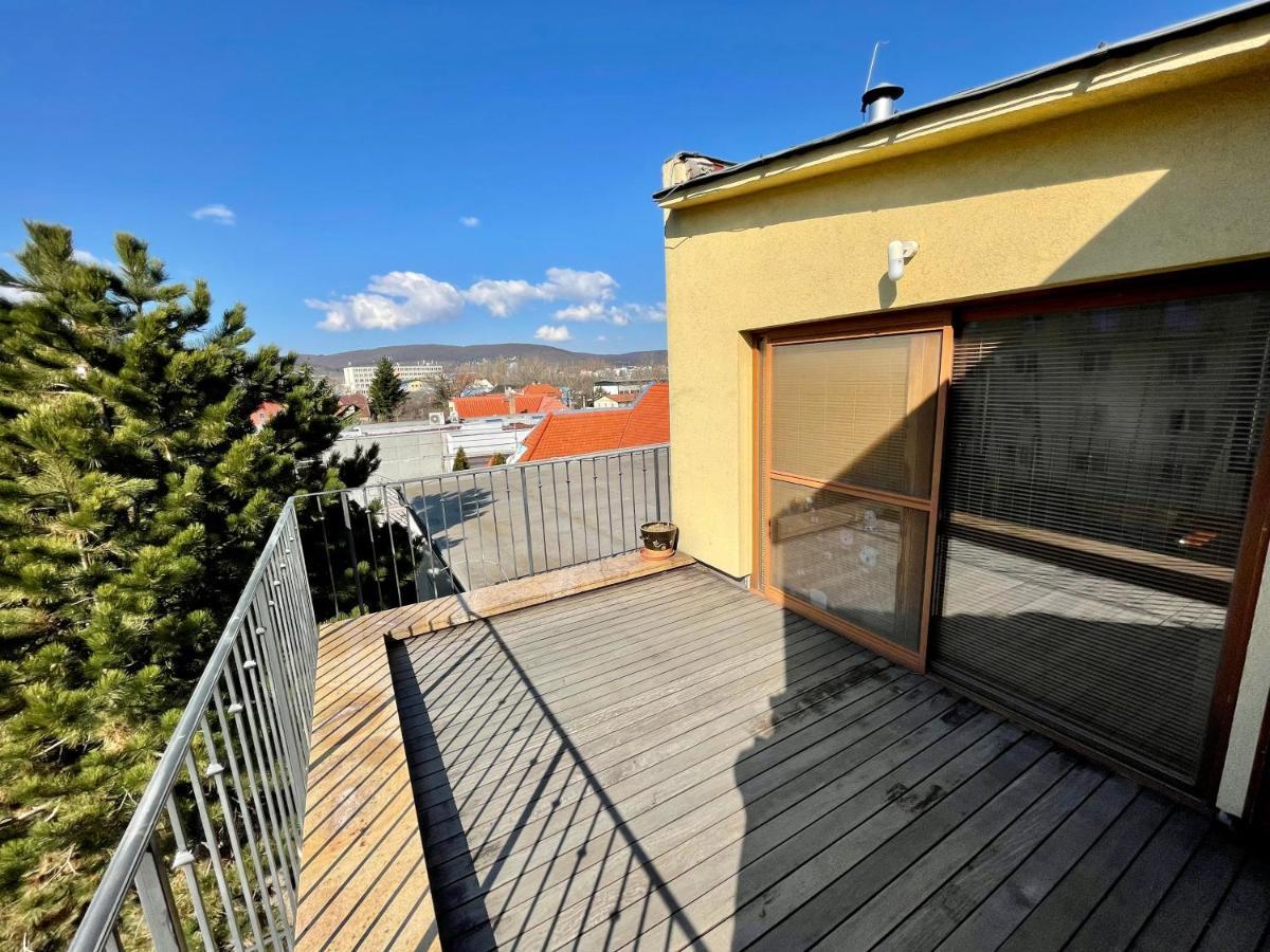 Beautiful And Romantic Penthouse With Two Terraces Bratislava Exterior photo
